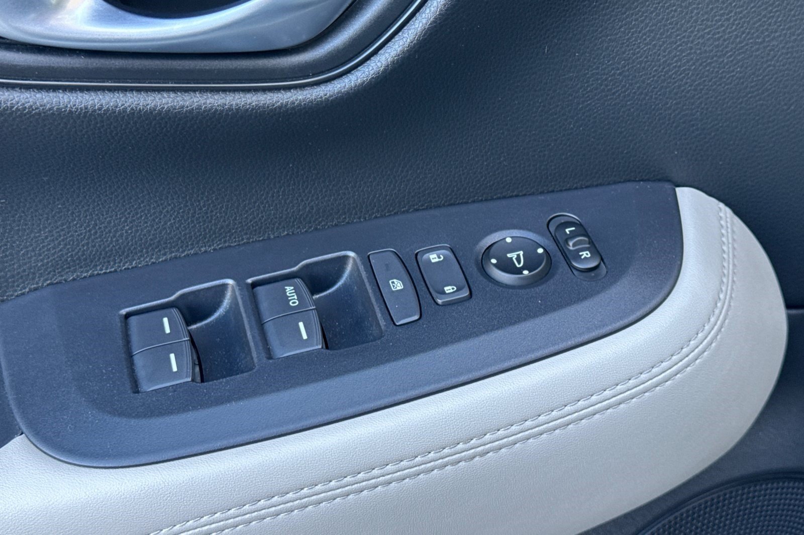 Used 2024 Honda HR-V LX image 14