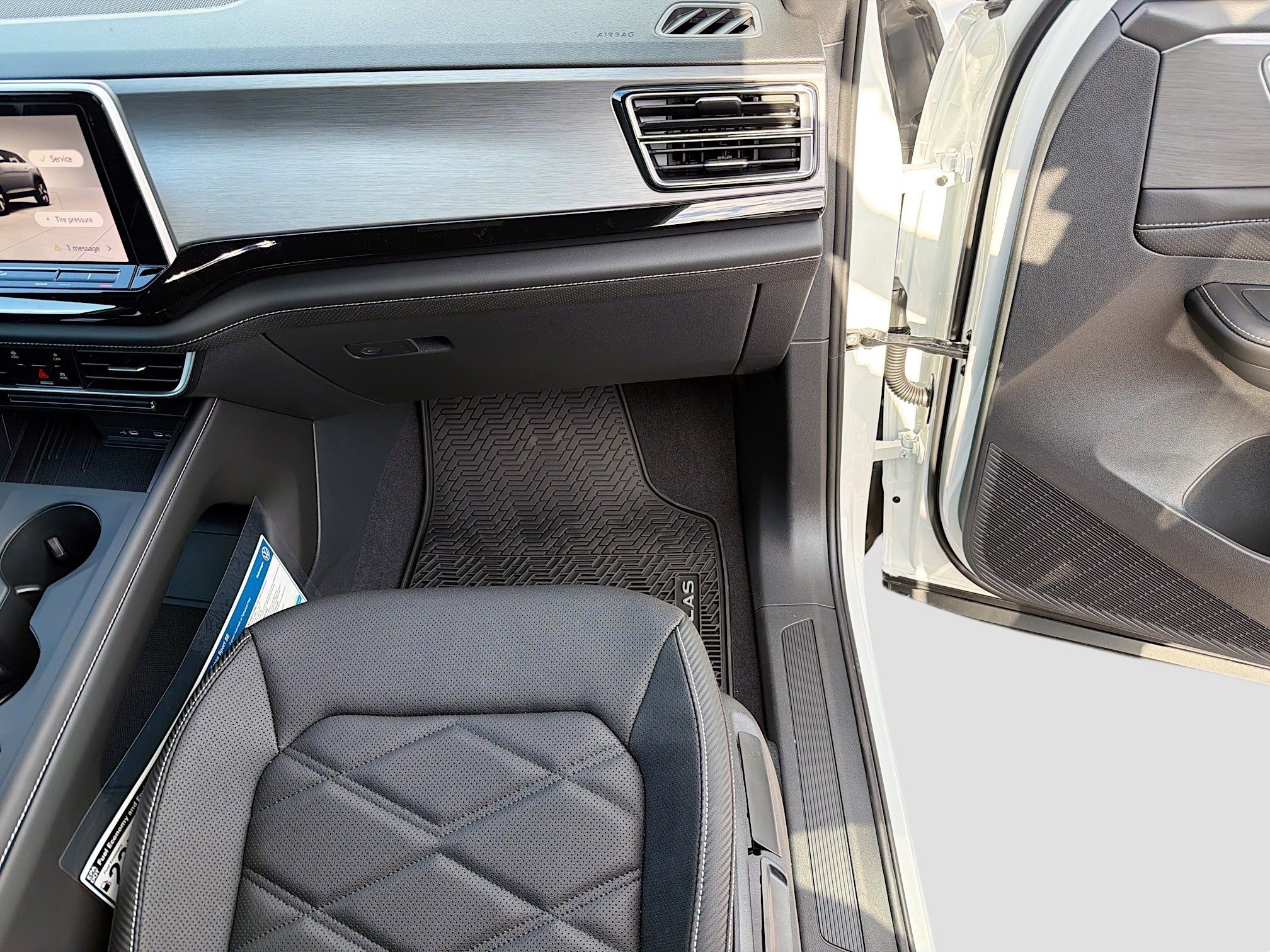 Used 2026 Volkswagen Atlas Cross Sport SE FWD image 17