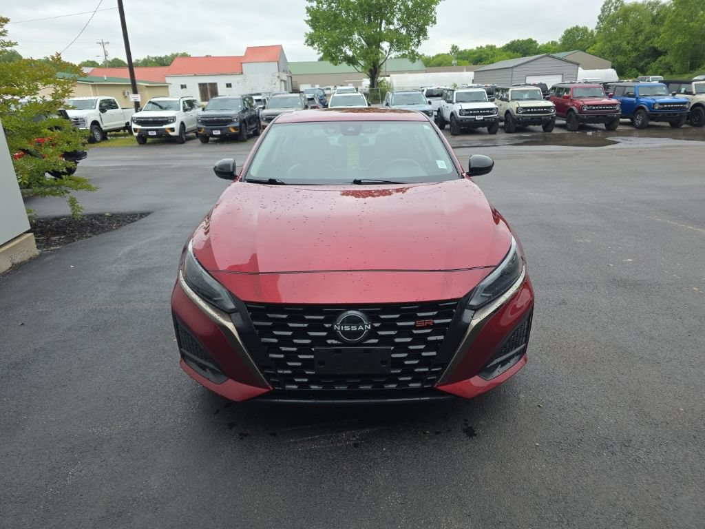 Used 2023 Nissan Altima 2.5 SR FWD image 3