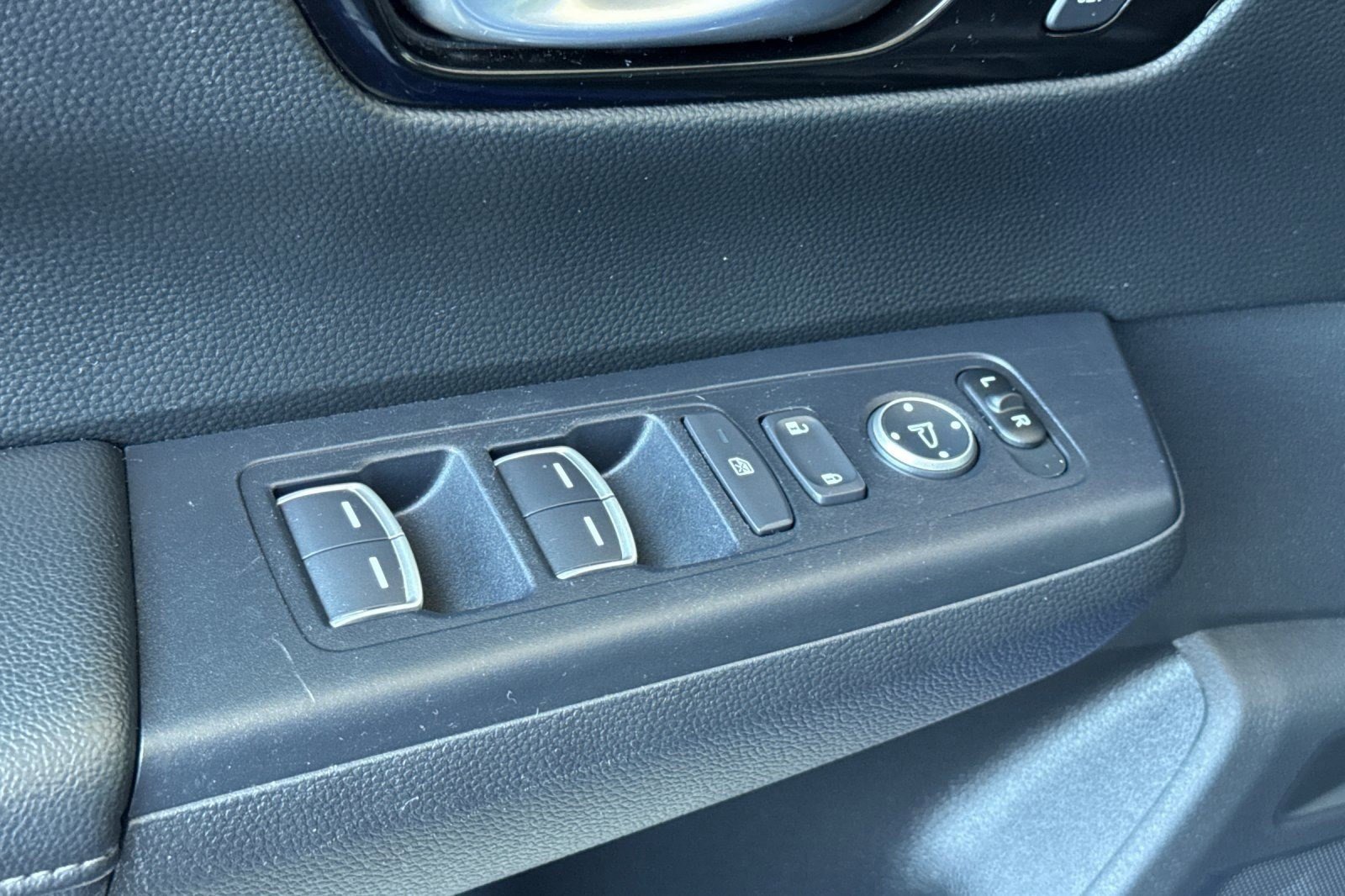 Used 2024 Honda CR-V EX-L image 13