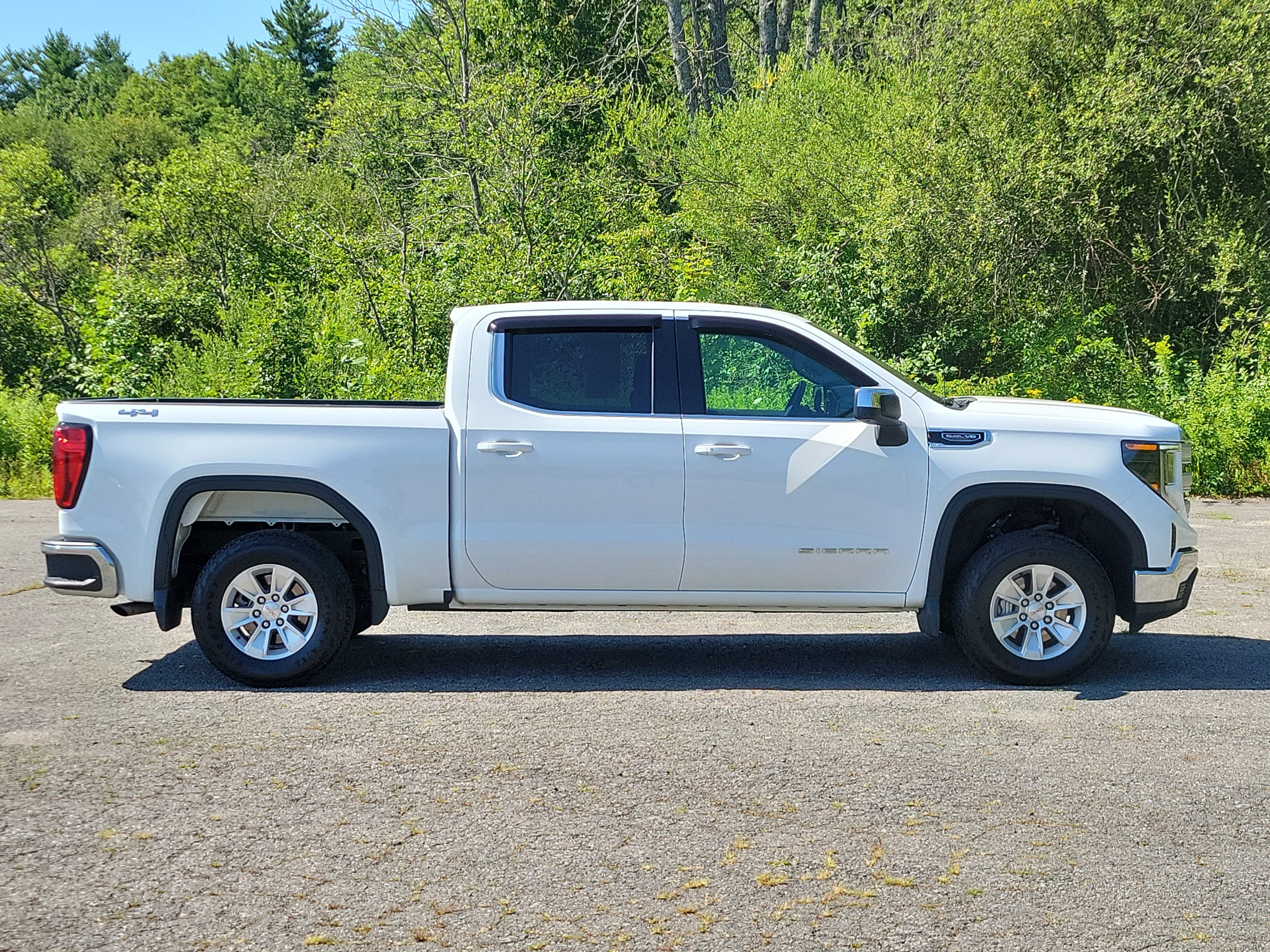 Used 2024 GMC Sierra 1500 SLE w/ LPO, GMC Protection Package AWD/4WD image 4