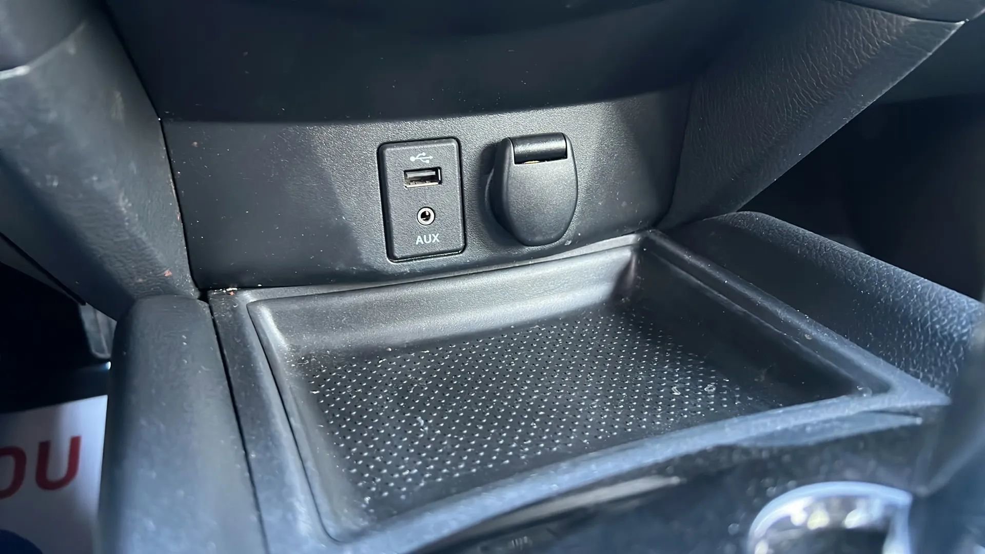 Used 2016 Nissan Rogue SV image 25