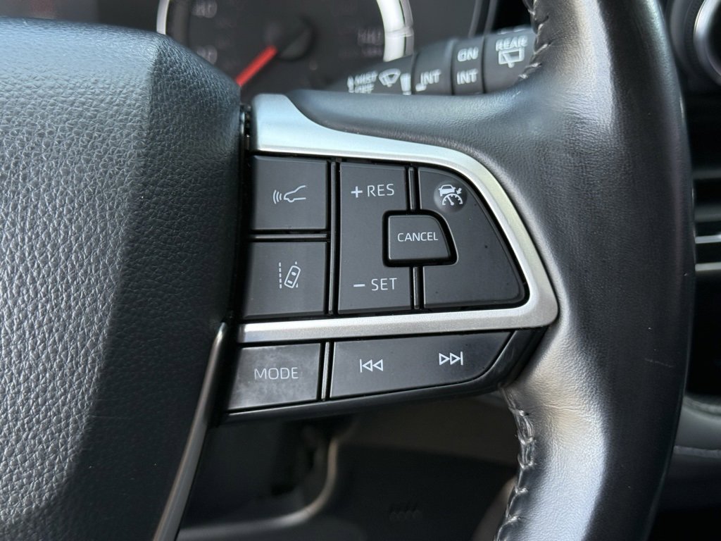 Certified 2022 Toyota Highlander LE image 24