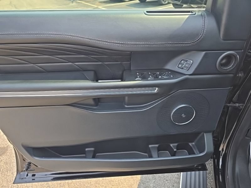 Used 2020 Ford Expedition Platinum AWD/4WD image 21