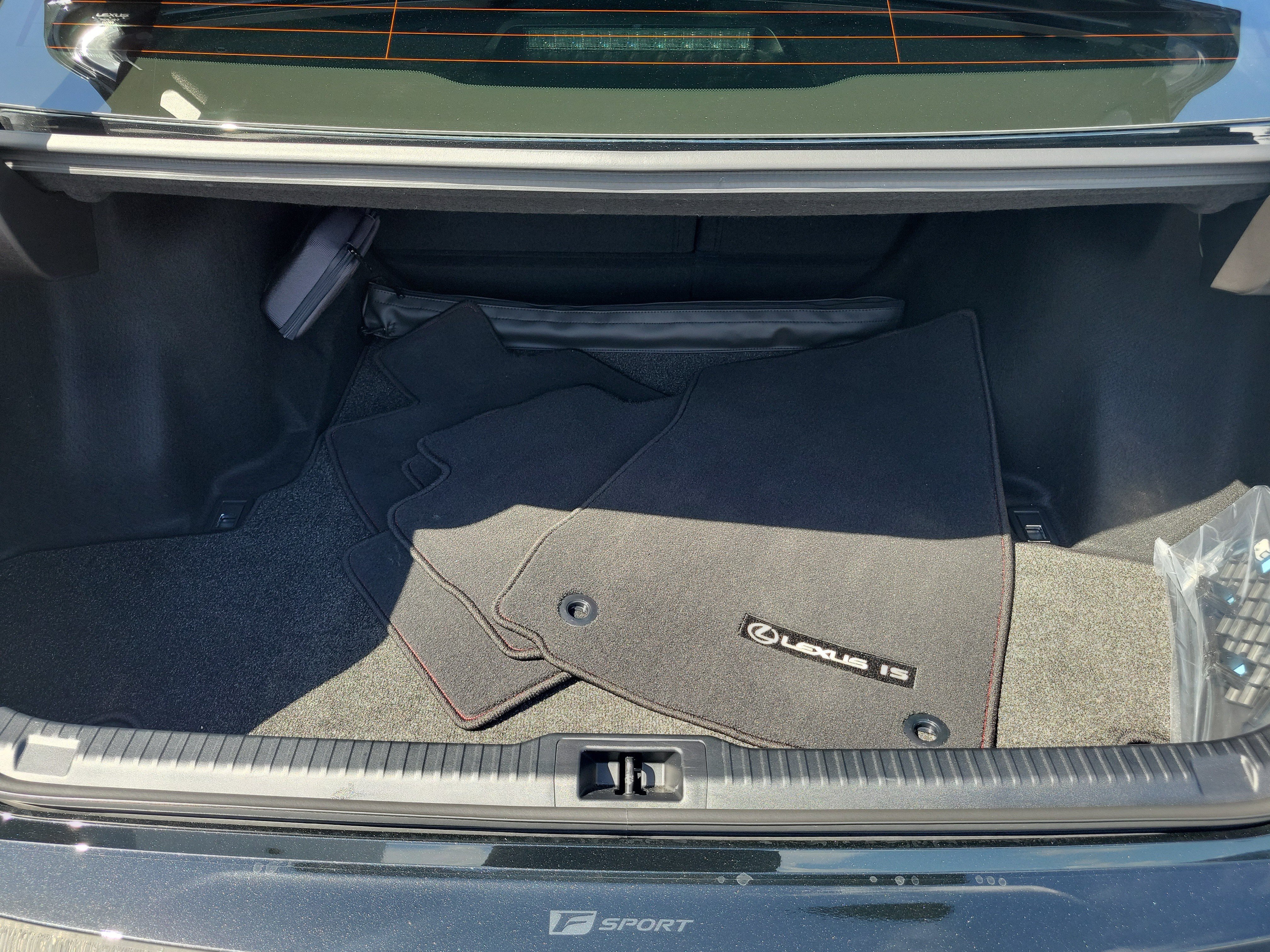 Certified 2025 Lexus IS 350 F Sport RWD image 9