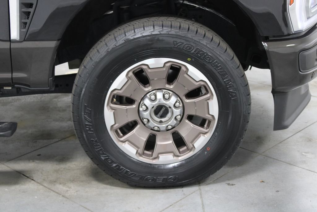 Used 2025 Ford F350 King Ranch w/ FX4 Off-Road Package AWD/4WD image 14