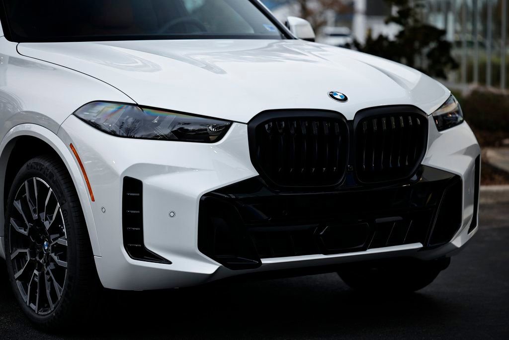 New 2026 BMW X5 xDrive40i w/ M Sport Package image 2