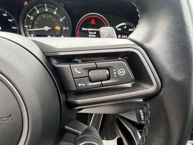 Used 2022 Porsche 911 Carrera 4 image 22