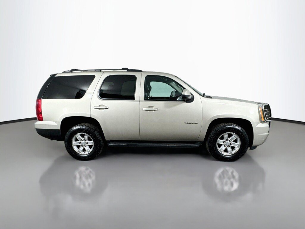 Used 2013 GMC Yukon SLT AWD/4WD image 6