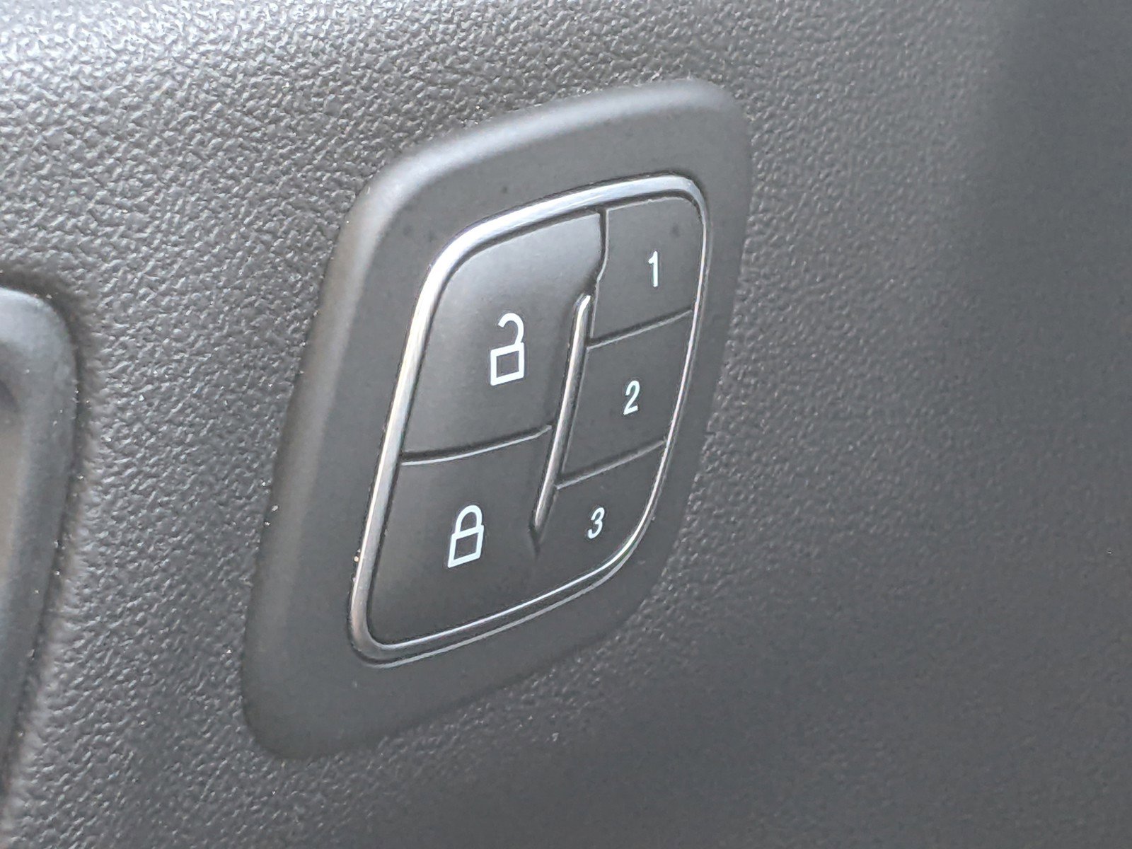 Used 2021 Ford Escape Titanium w/ Titanium Elite Package image 22