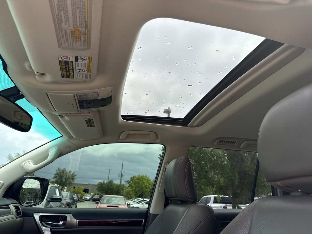 Used 2015 Lexus GX 460 w/ Premium Package image 30
