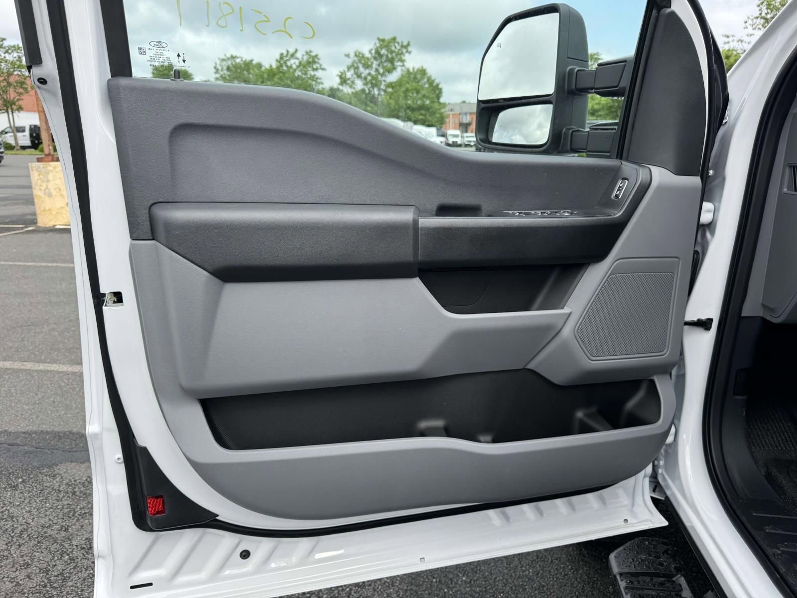 New 2025 Ford F250 XLT w/ FX4 Off-Road Package image 8