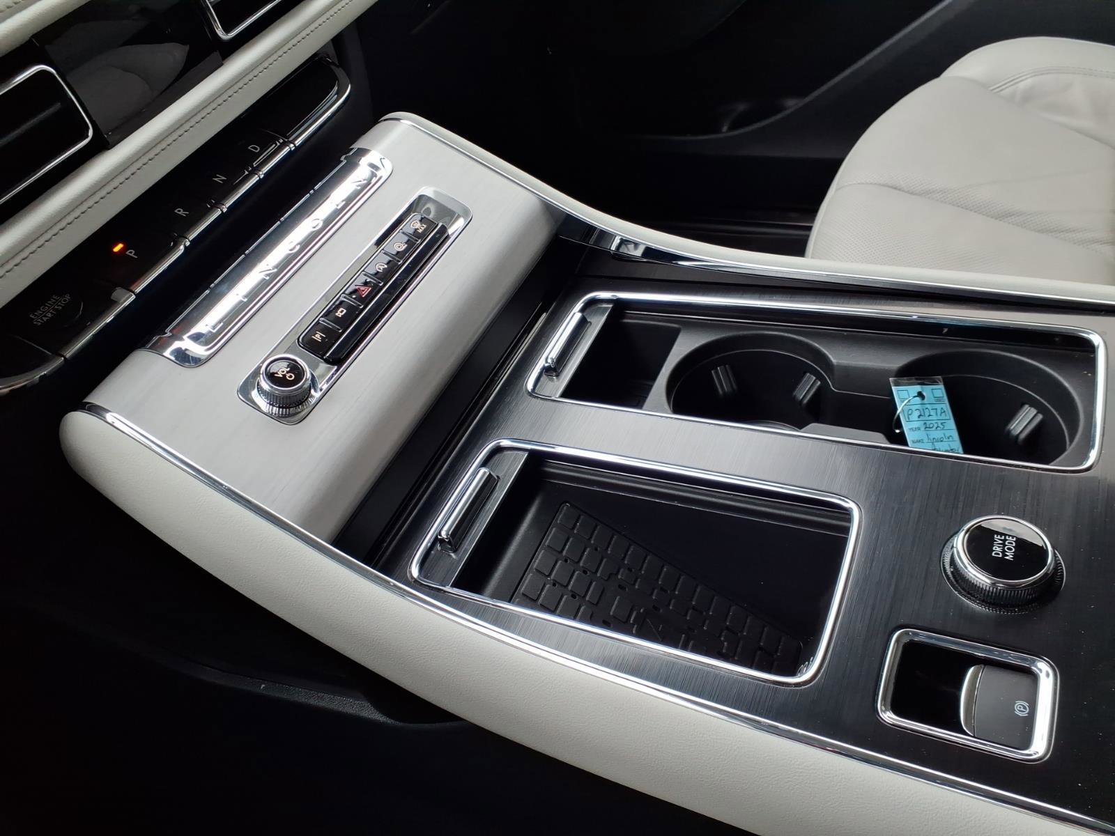 Used 2025 Lincoln Aviator Reserve w/ Illumination Package image 16