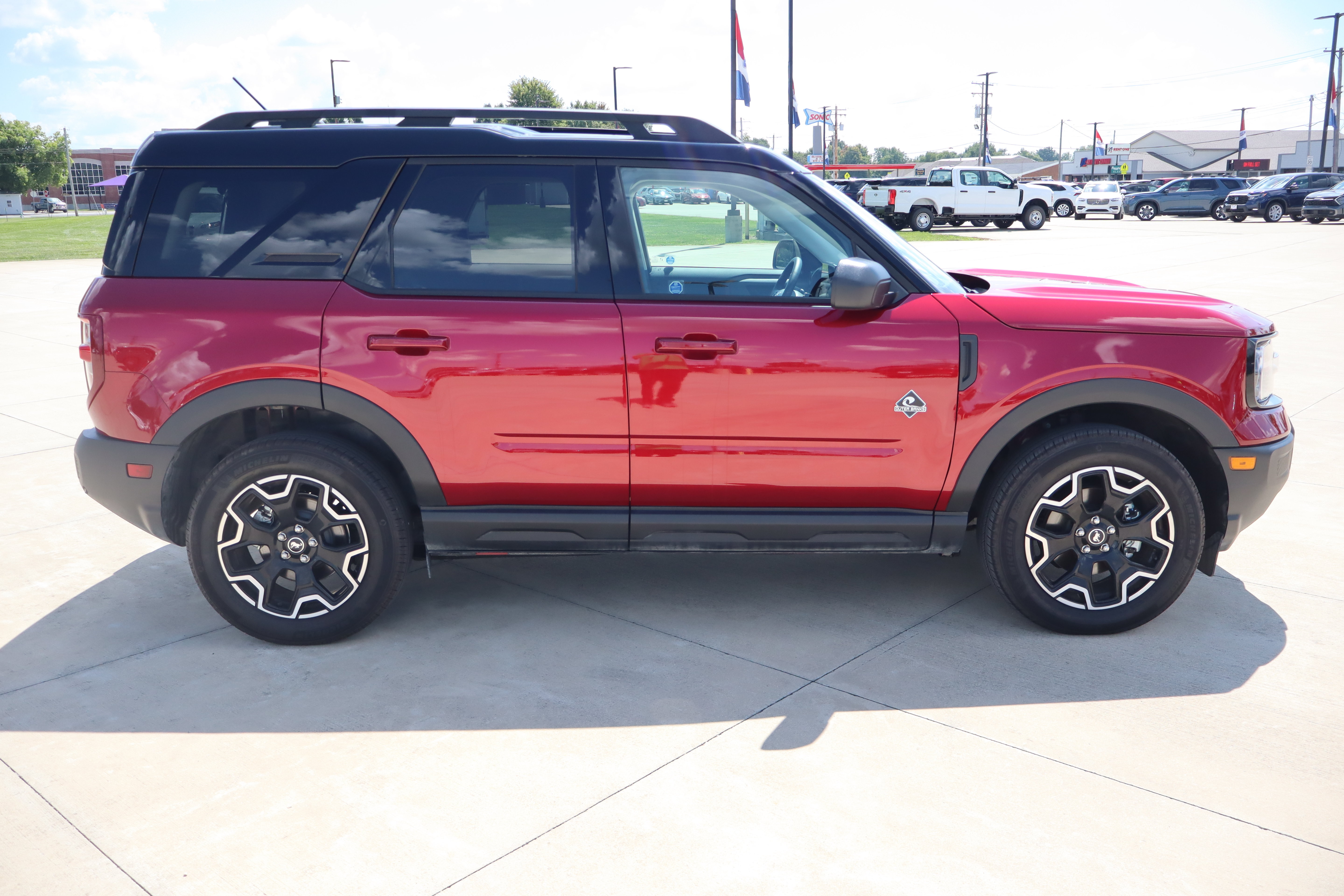 Used 2025 Ford Bronco Sport Outer Banks AWD/4WD image 4