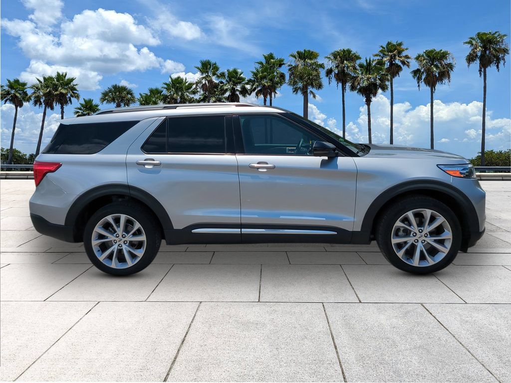 Certified 2022 Ford Explorer Platinum w/ Equipment Group 601A AWD/4WD image 8