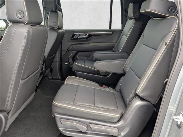 New 2026 Chevrolet Suburban Premier image 14