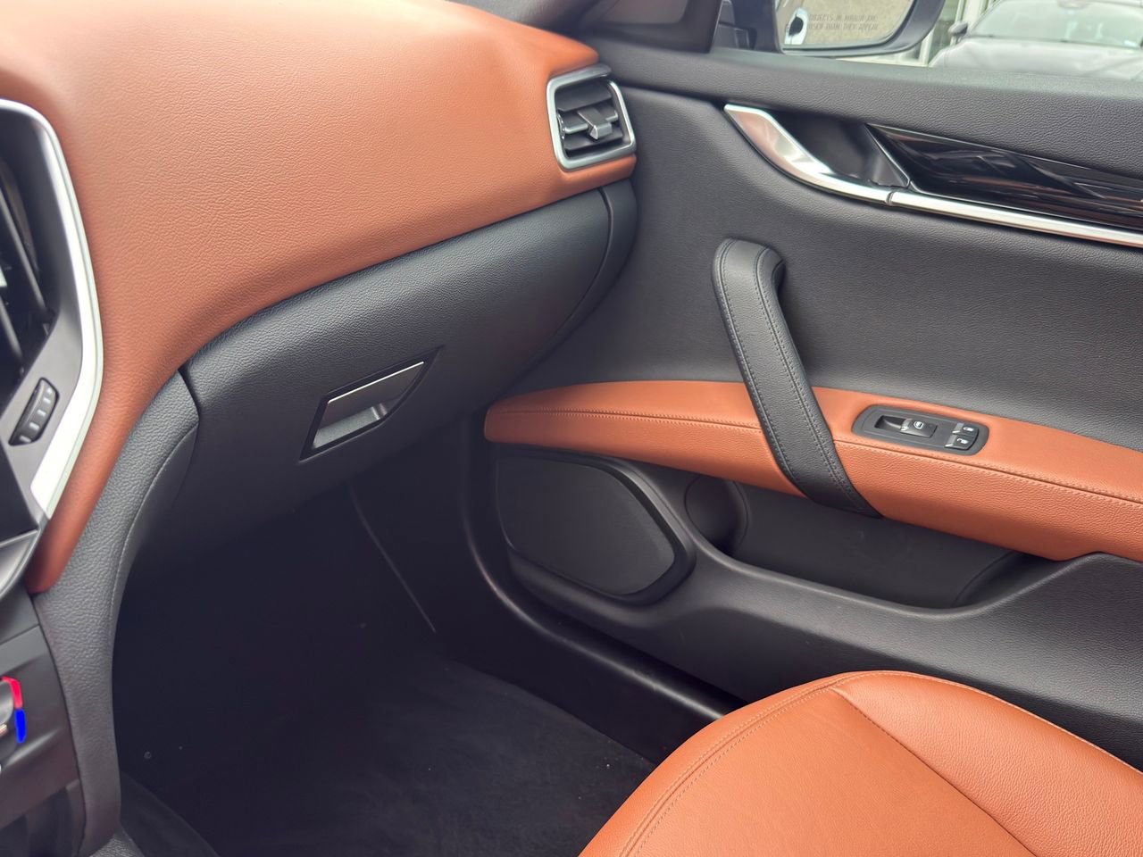 Certified 2022 Maserati Ghibli Modena Q4 AWD/4WD image 22