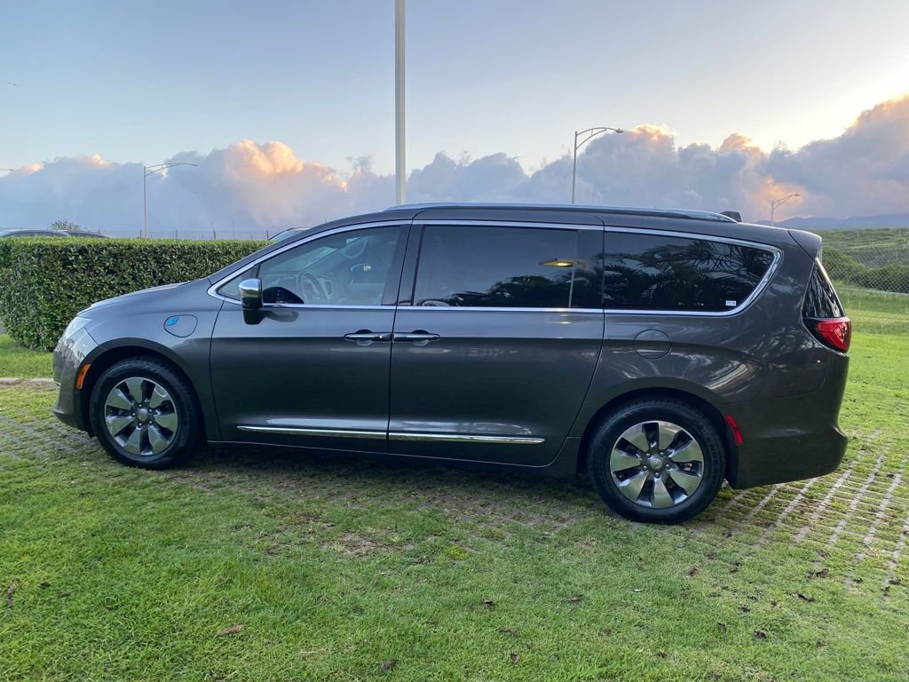 Used 2018 Chrysler Pacifica Limited w/ Advanced Safetytec Group image 4