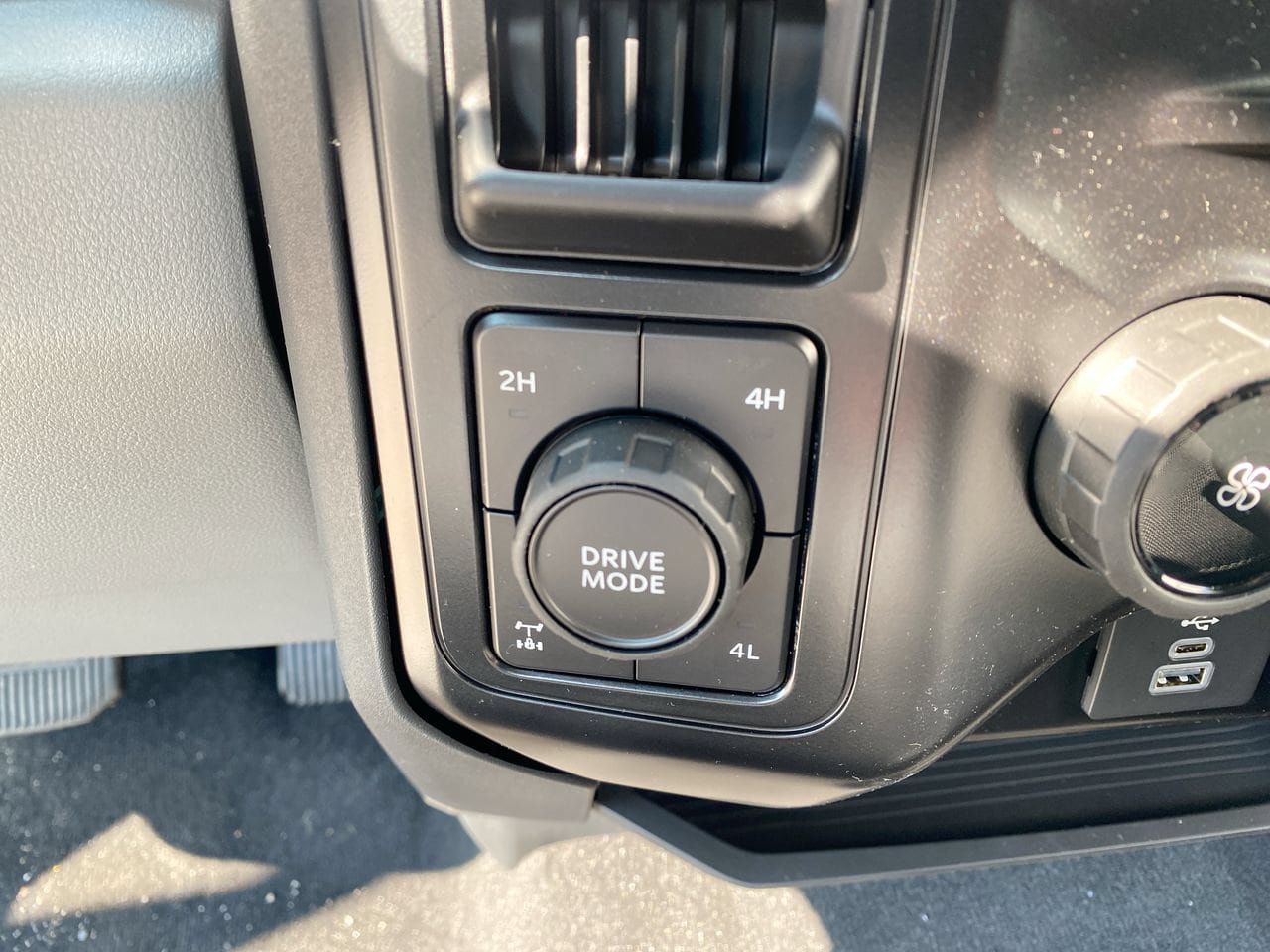 New 2026 Ford F350 XL w/ STX Appearance Package AWD/4WD image 19