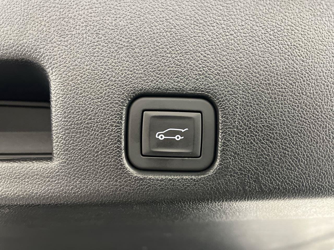 Certified 2025 Chevrolet Traverse High Country w/ LPO, Floor Liner Package AWD/4WD image 35
