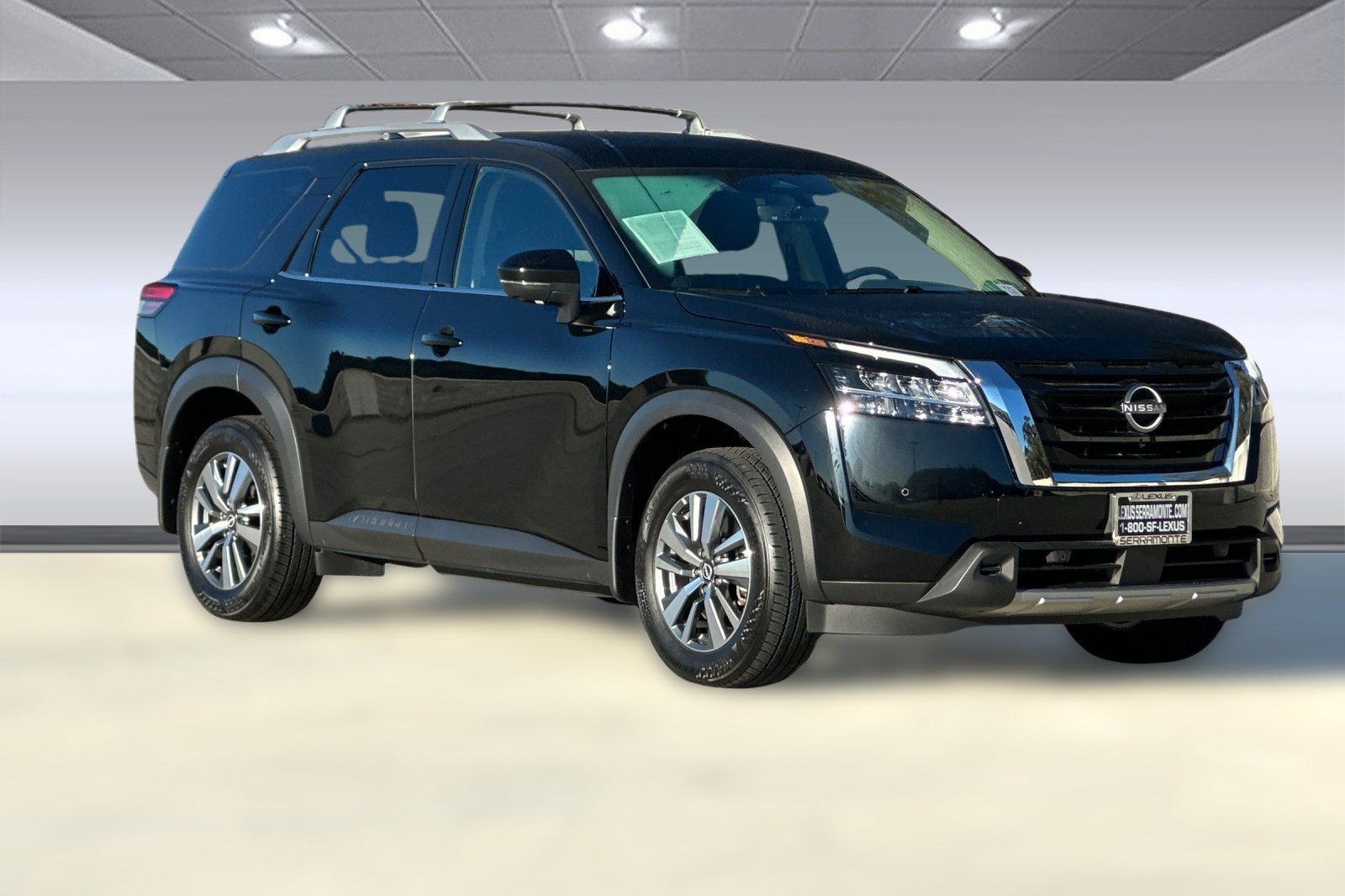 Used 2024 Nissan Pathfinder SL image 7