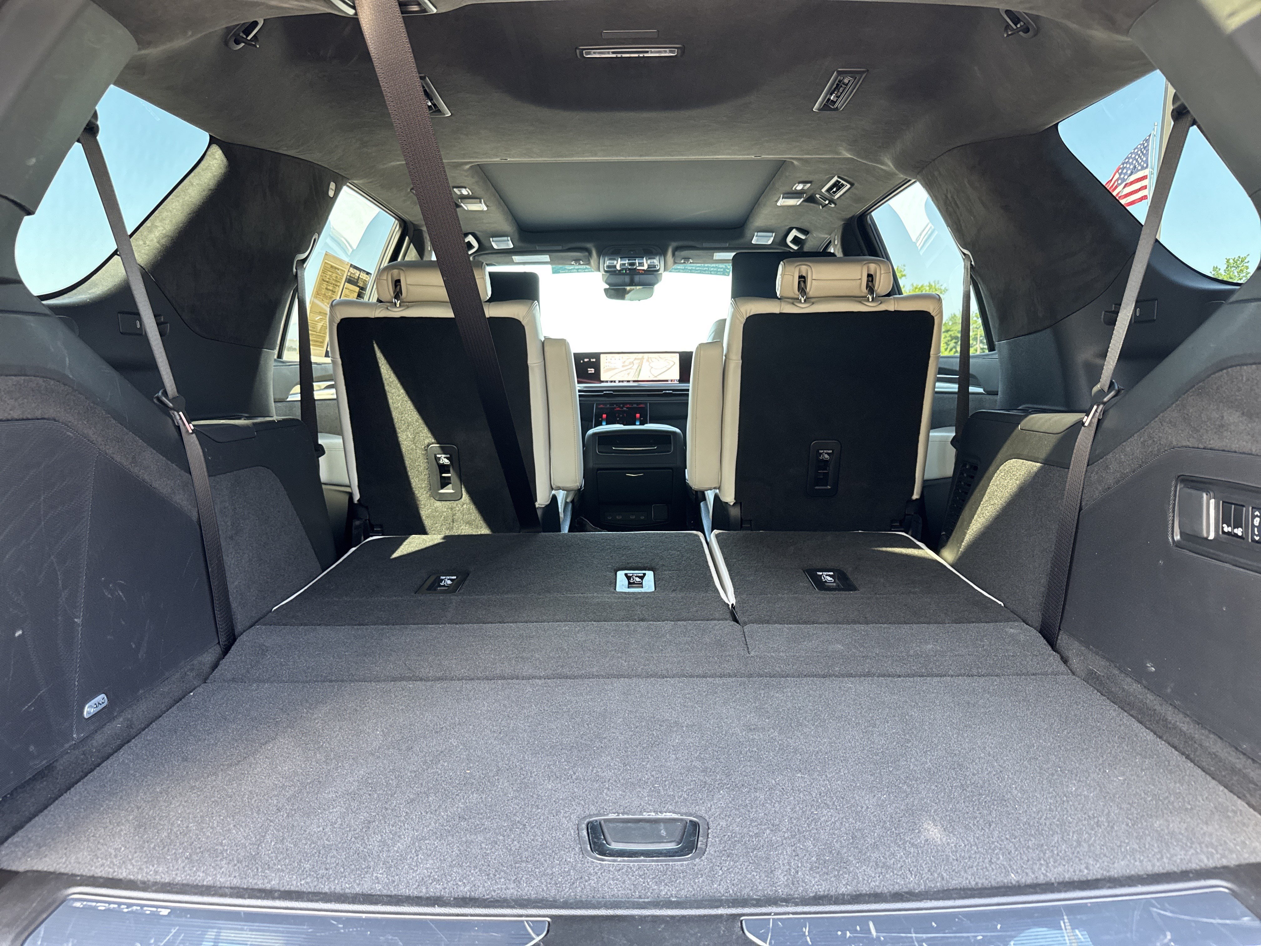 Used 2025 Cadillac Escalade V AWD/4WD image 38