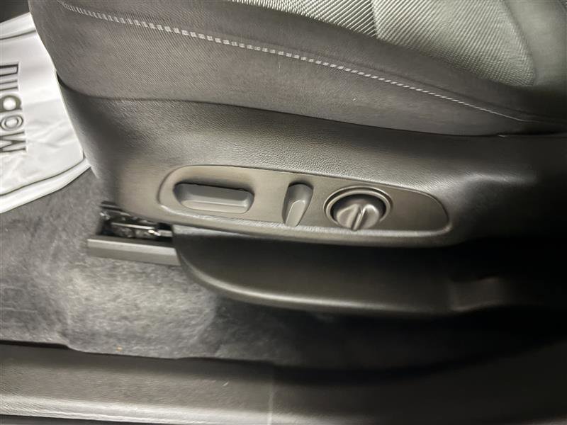 Used 2022 Chevrolet Traverse LT w/ Midnight/Sport Edition image 8