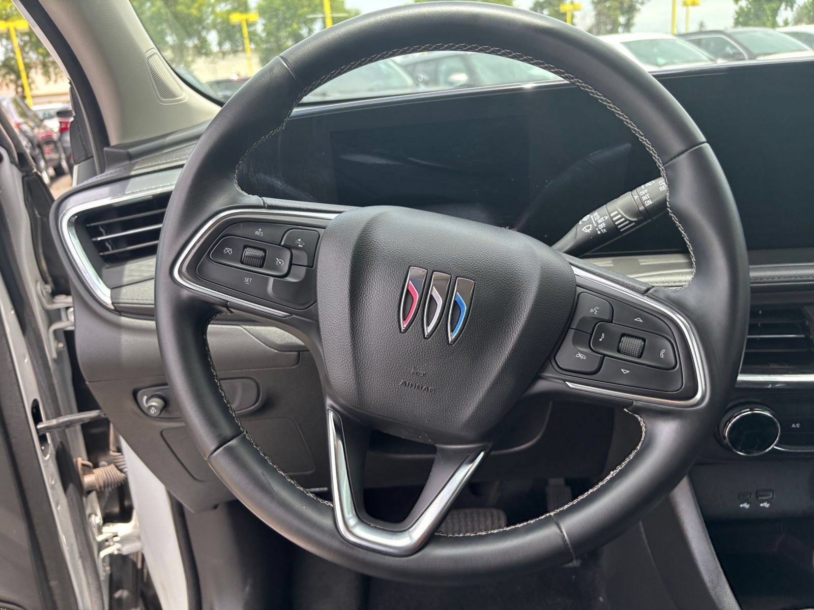 Used 2025 Buick Encore GX Preferred AWD/4WD image 27