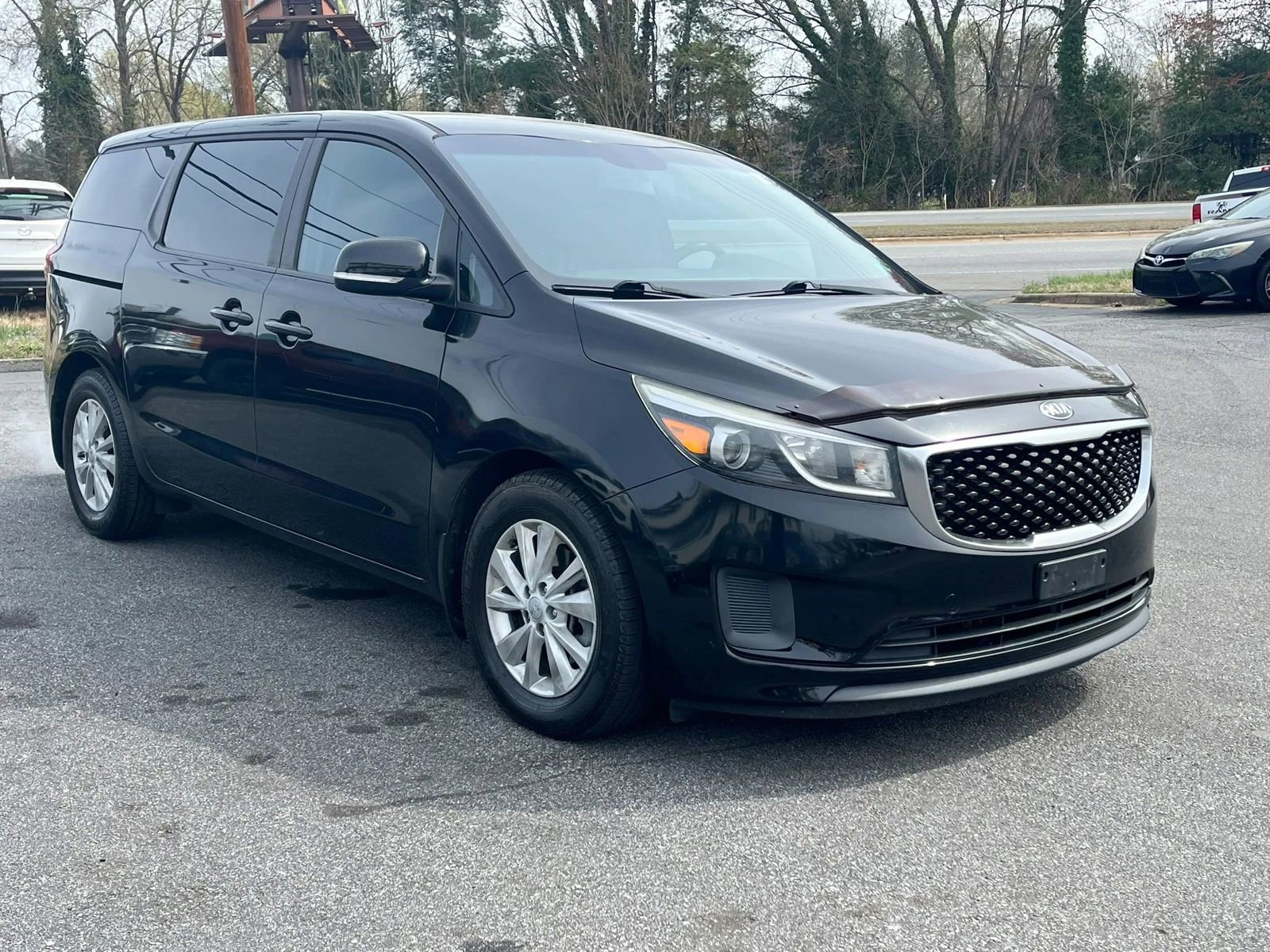Used 2016 Kia Sedona L FWD image 3