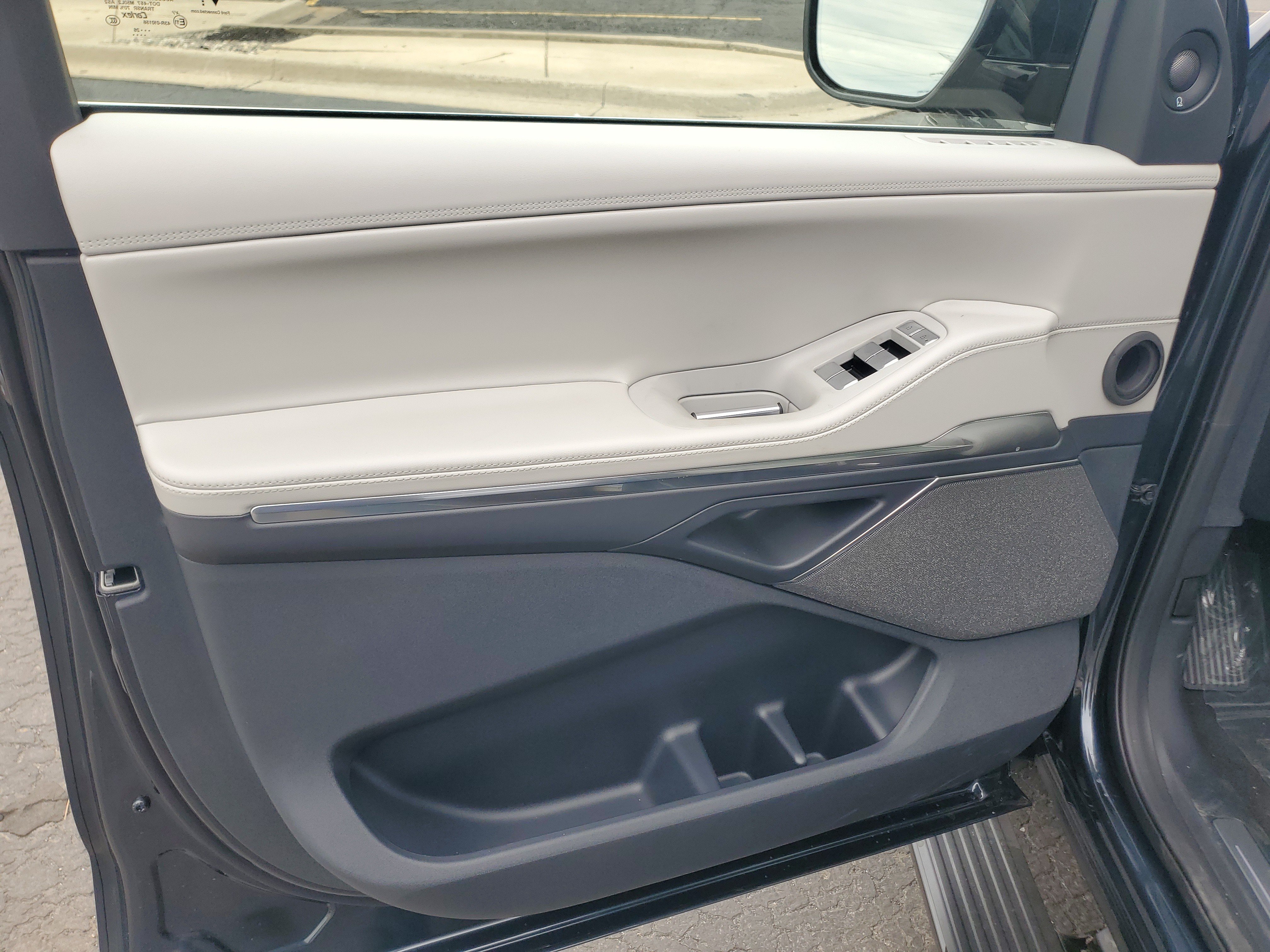 New 2026 Lincoln Navigator Reserve AWD/4WD image 8
