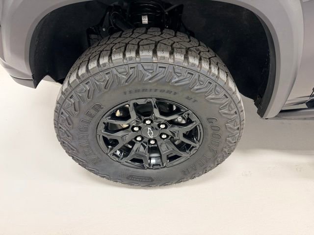 Certified 2025 Chevrolet Colorado ZR2 w/ Midnight Edition image 18