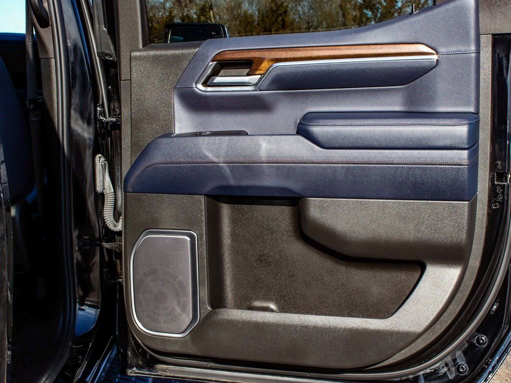 Used 2023 Chevrolet Silverado 1500 High Country image 12