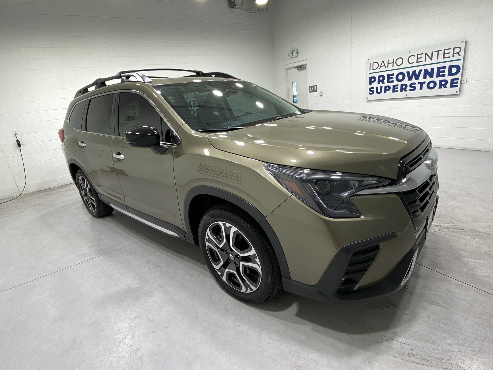 Certified 2026 Subaru Ascent Touring AWD/4WD image 2