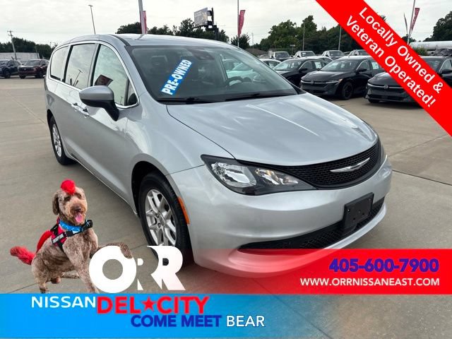 Used 2023 Chrysler Voyager LX FWD image 7