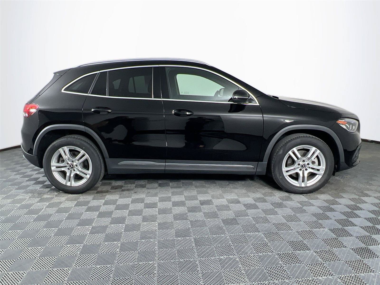 Used 2023 Mercedes-Benz GLA 250 4MATIC image 7