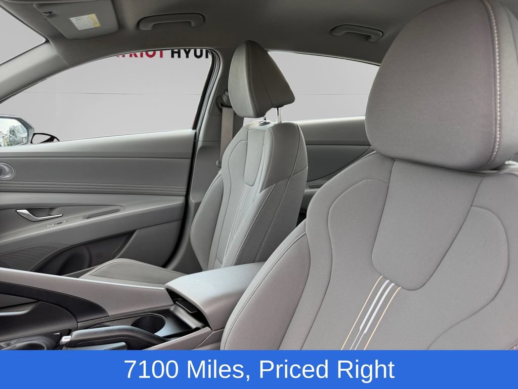 Used 2025 Hyundai Elantra Sport FWD image 10