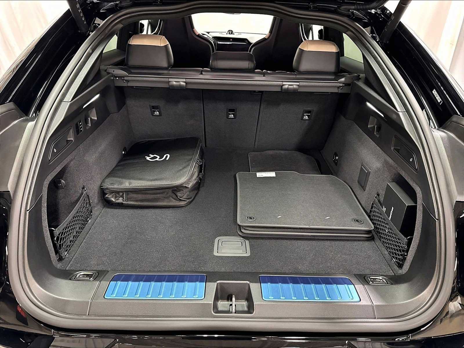 New 2026 Porsche Cayenne Turbo AWD/4WD image 37
