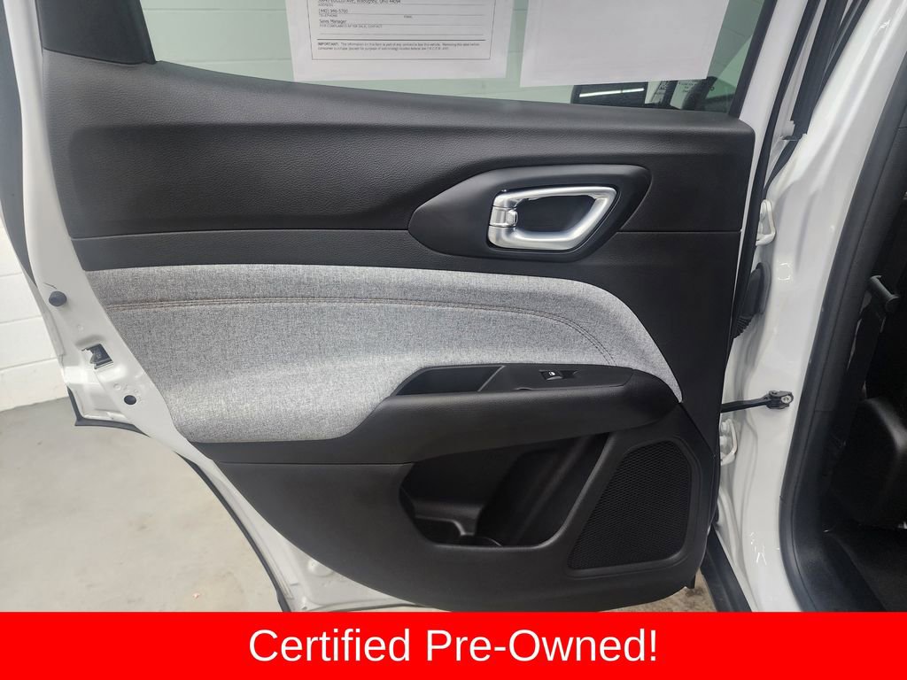 Used 2024 Jeep Compass Latitude image 23