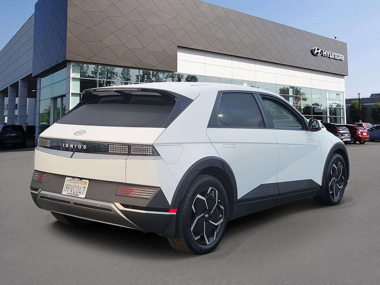 Used 2024 Hyundai Ioniq 5 SE image 2