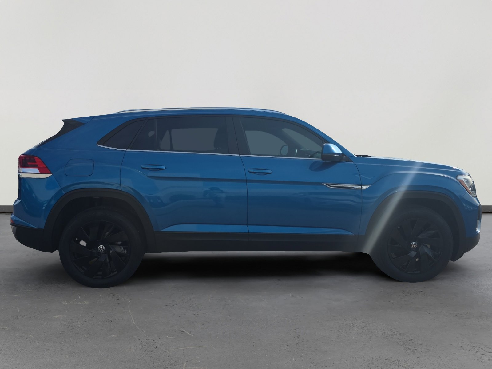 Certified 2024 Volkswagen Atlas Cross Sport SE image 6