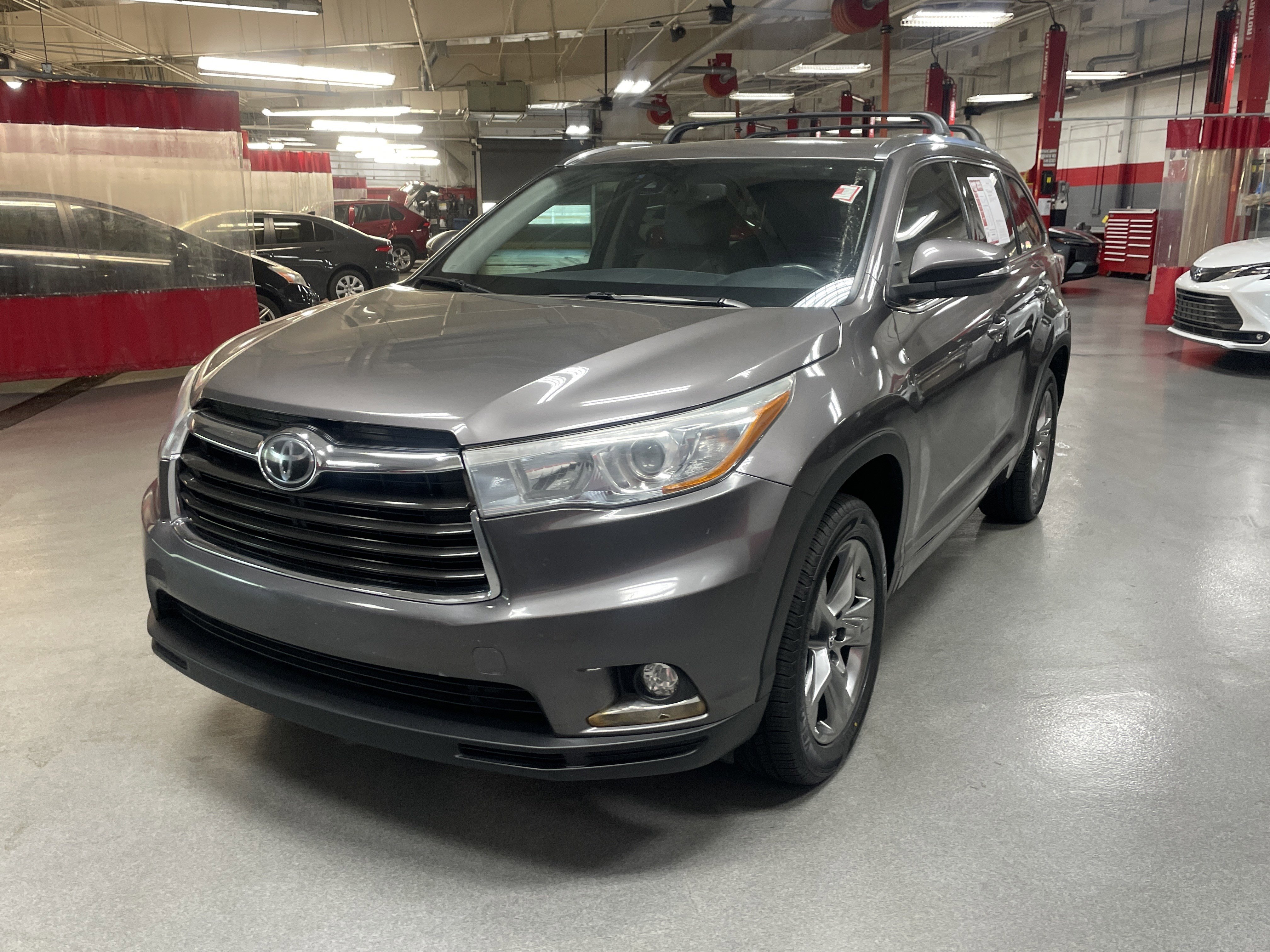 Used 2016 Toyota Highlander Limited FWD image 5