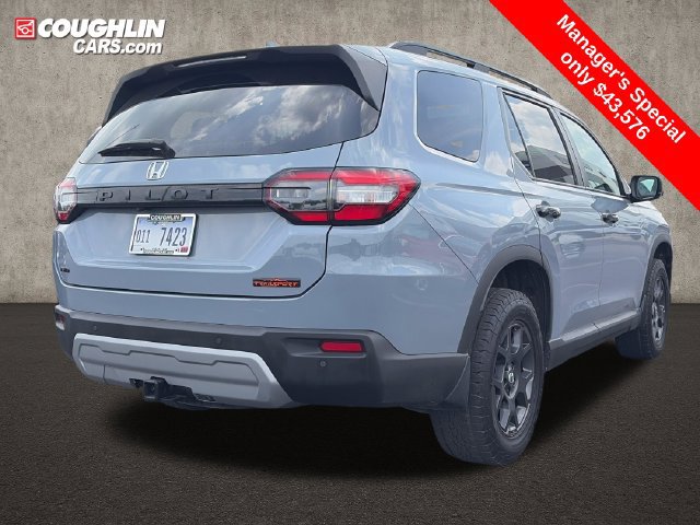 Used 2025 Honda Pilot TrailSport image 9
