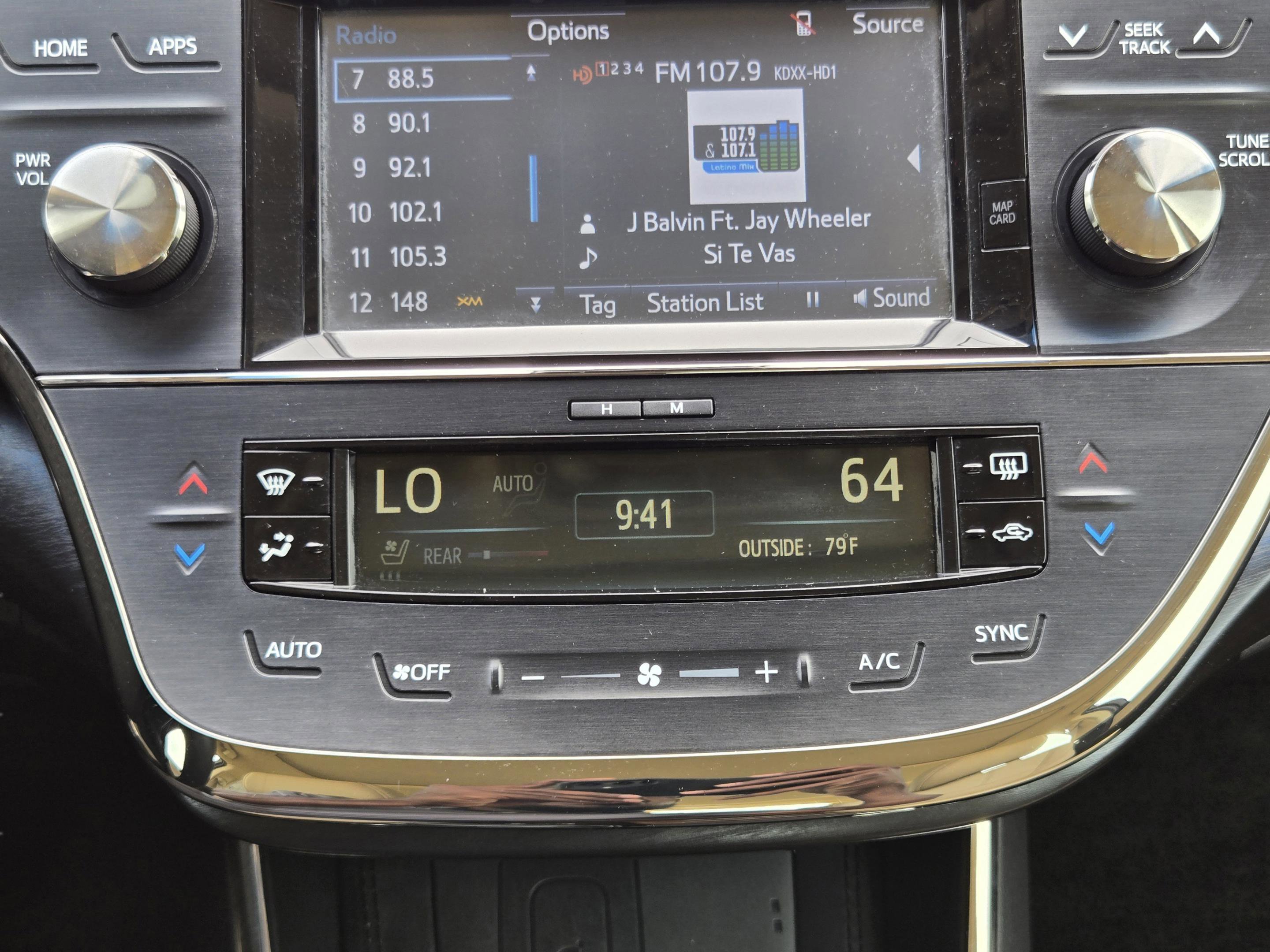 Used 2018 Toyota Avalon Limited FWD image 15