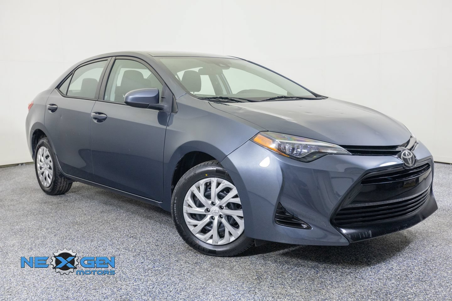 Used 2018 Toyota Corolla LE FWD image 1