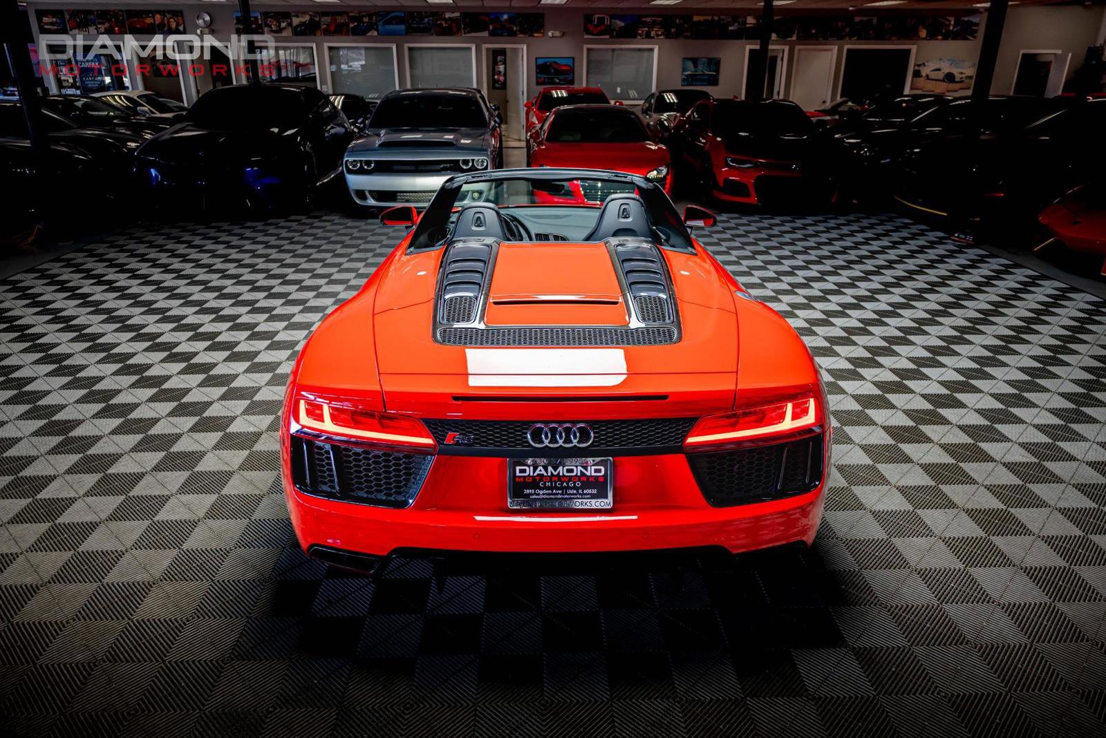 Used 2018 Audi R8 V10 w/ Carbon Exterior Package image 41