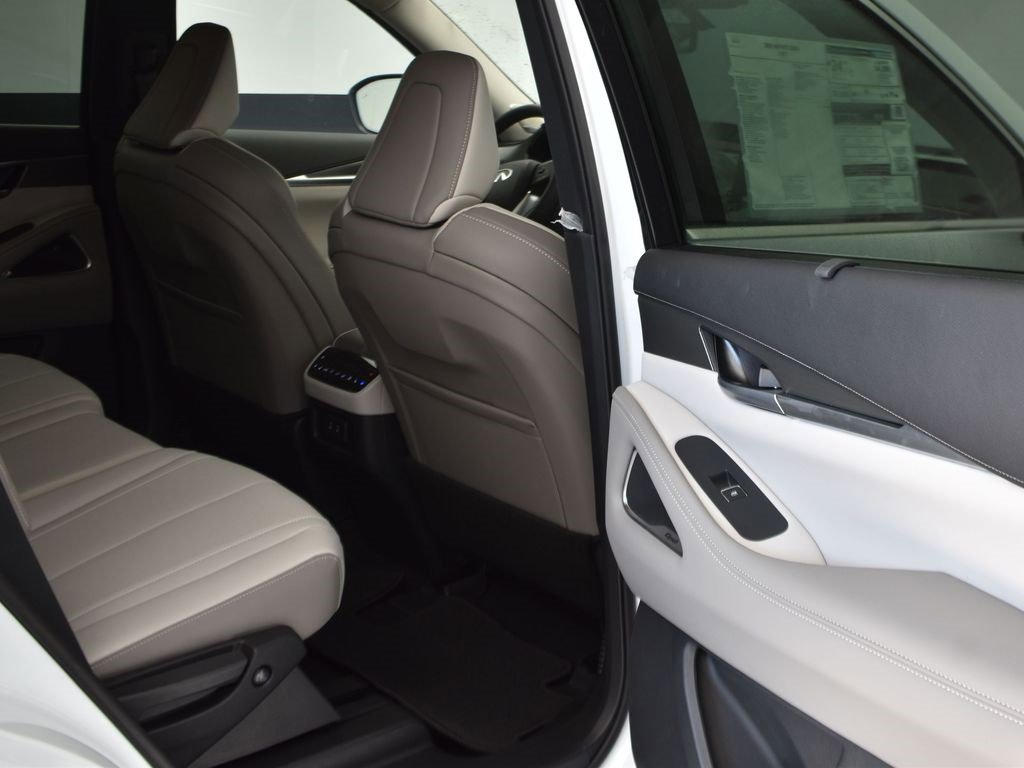 New 2026 INFINITI QX60 Luxe w/ Cargo Package image 17