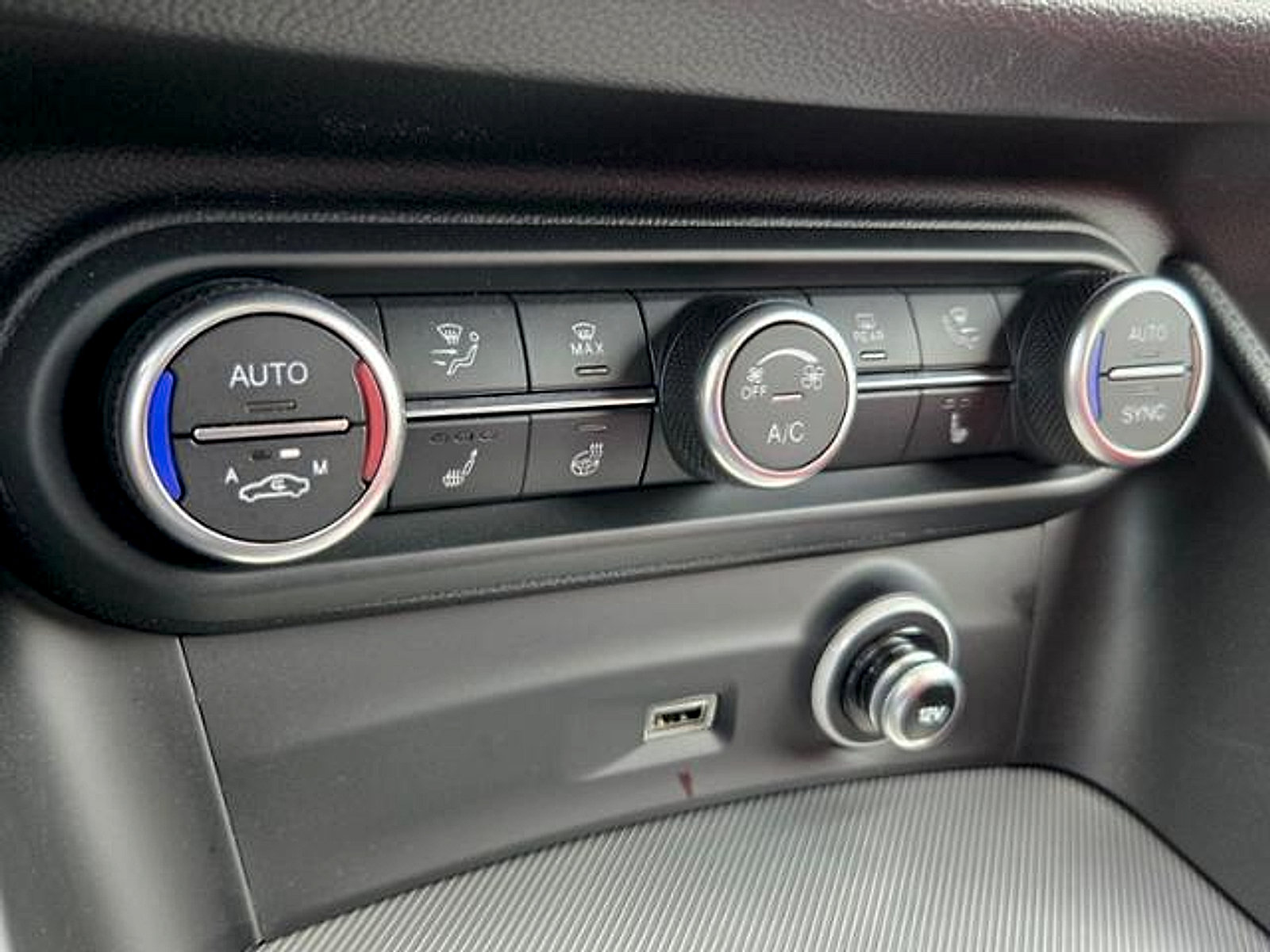 Used 2024 Alfa Romeo Stelvio Veloce AWD/4WD image 18