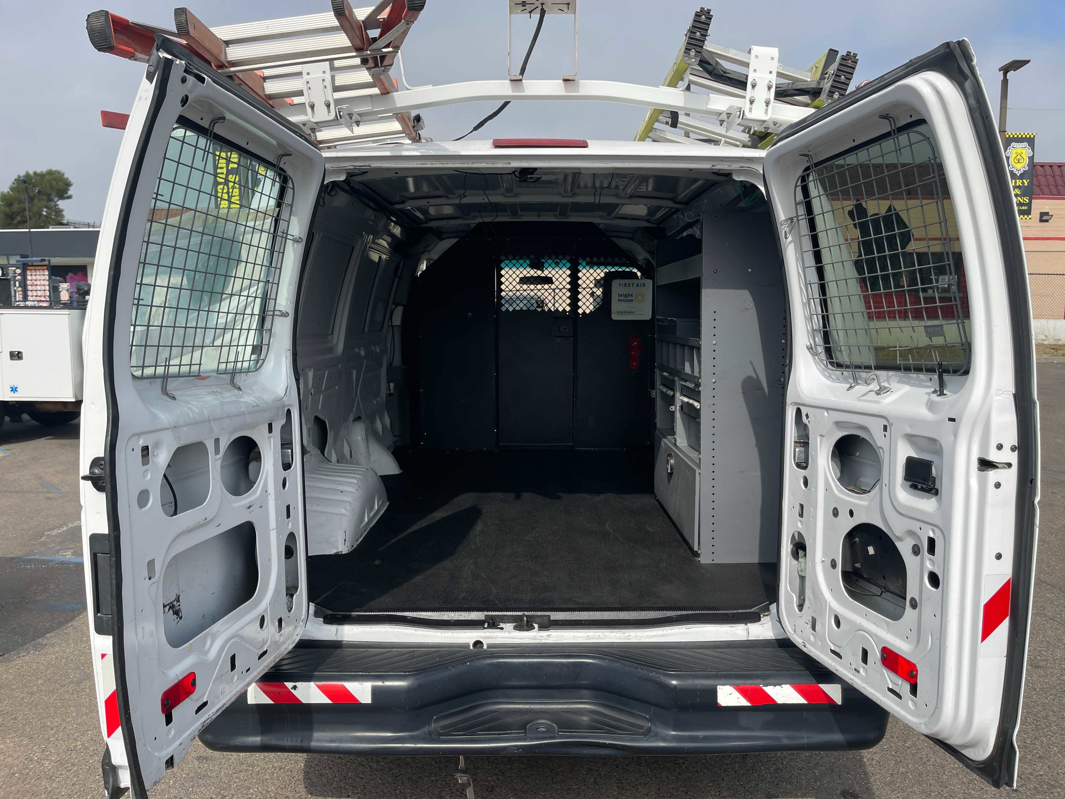 Used 2013 Ford E-150 and Econoline 150 image 9