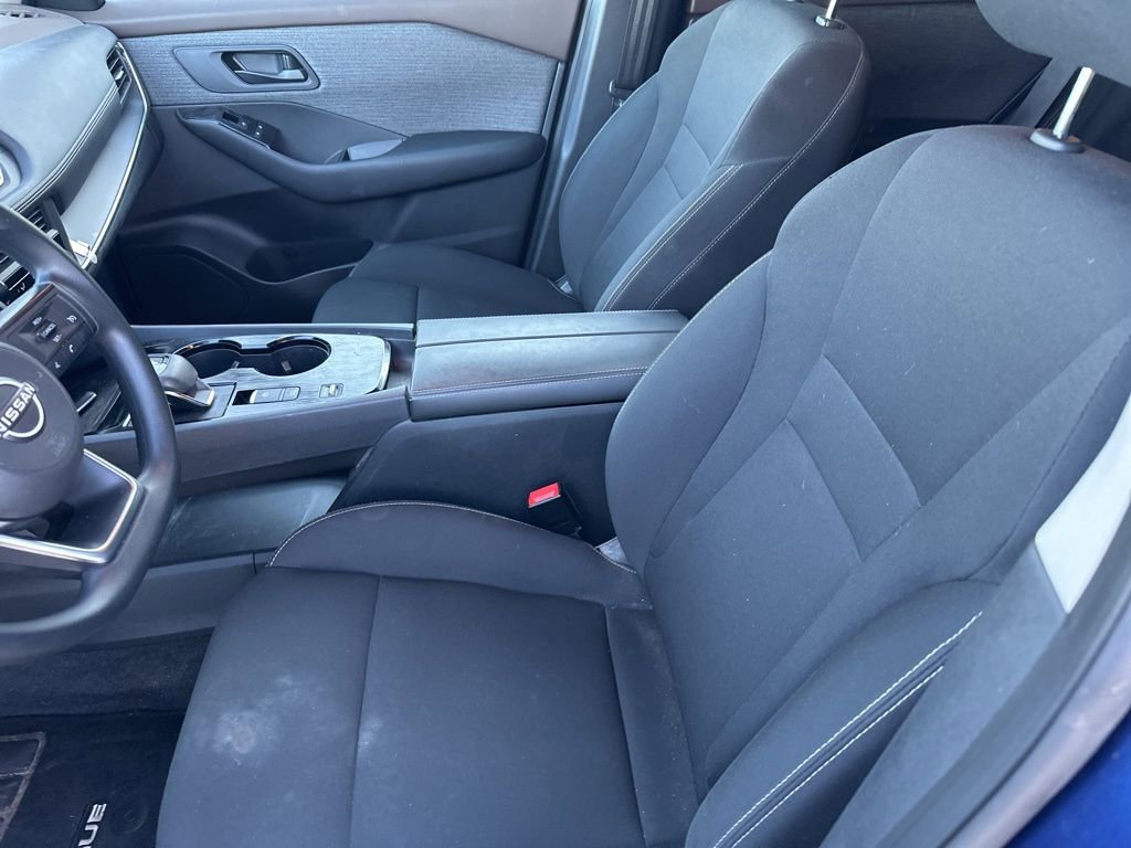 Used 2023 Nissan Rogue S image 2