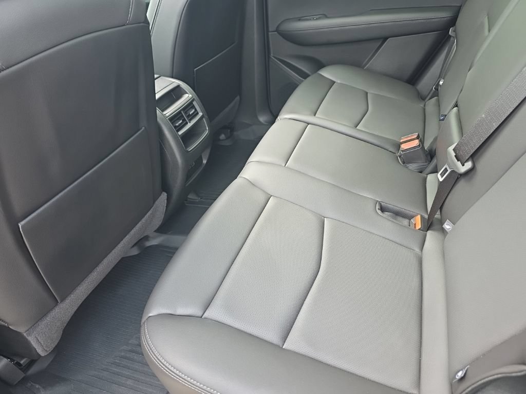 Used 2024 Cadillac XT5 Premium Luxury w/ LPO, Floor Liner Package AWD/4WD image 12